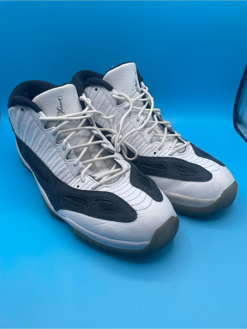 Air Jordan 11 Retro Low IE White/Black